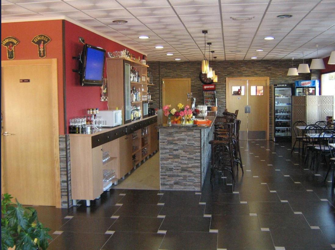 Hotel Restaurant Cau Blanch Useras Εξωτερικό φωτογραφία